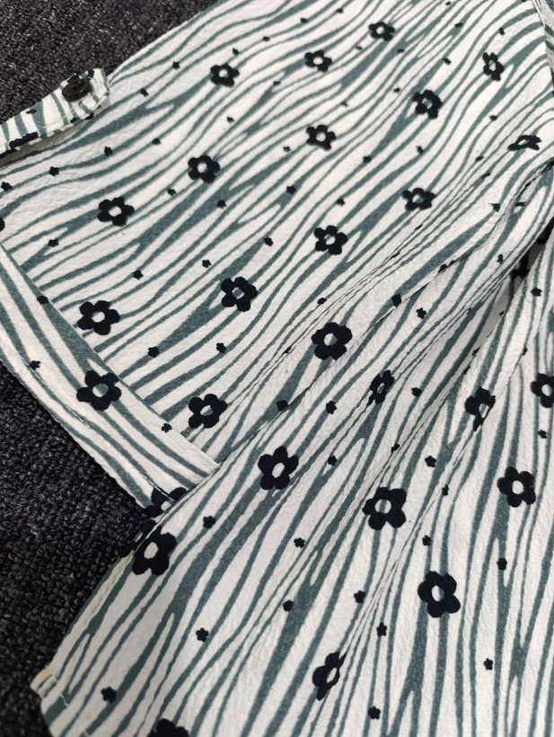 شومیز جنس ینزی نخی طرح بابونه