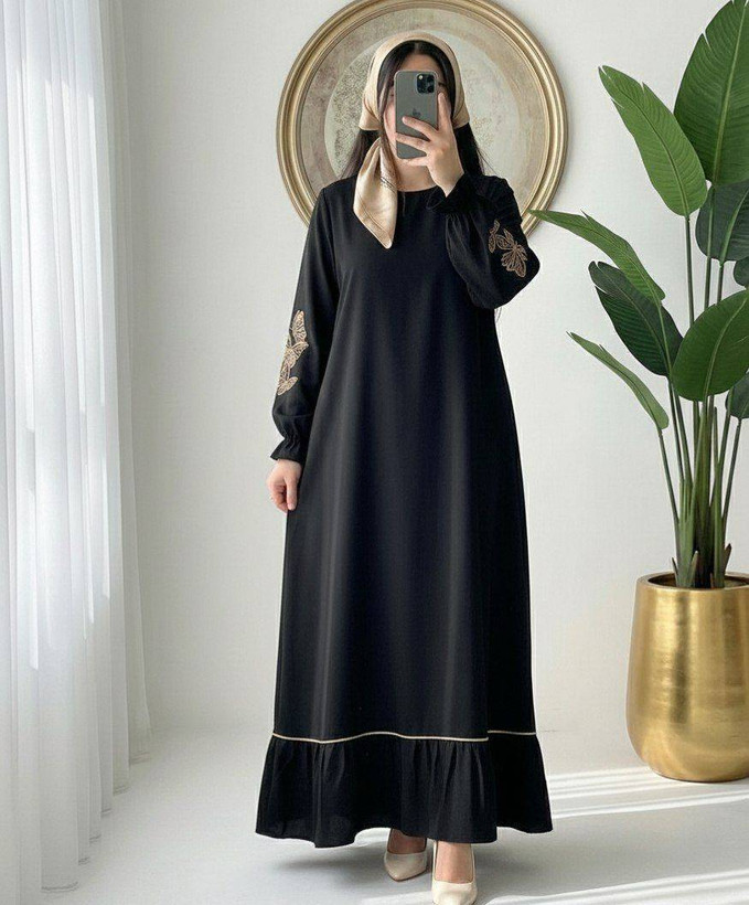 عبای چین دار جنس الیزه جت بلک استین گلدوزی